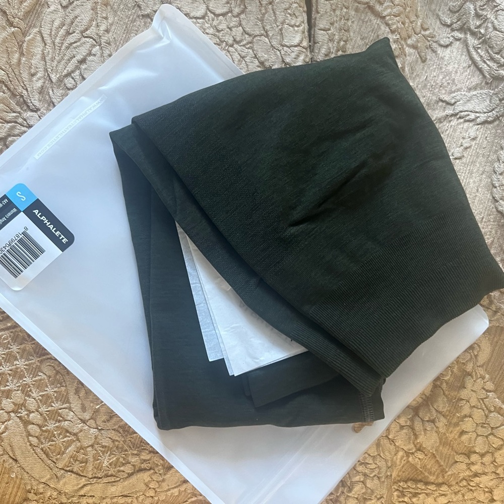 BRAND NEW Alphalete leggings